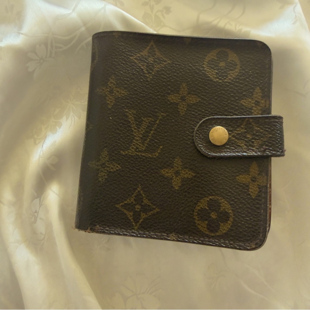 Authentic Louis Vuitton Monogram Compact Wallet